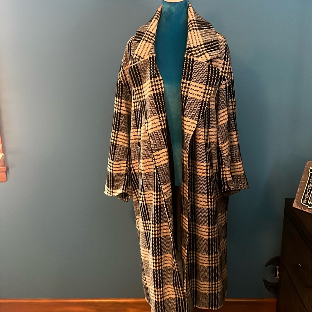 Tan/cream & black longline coat (L) (NWT)
